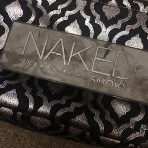 Used urban decay Smokey palette